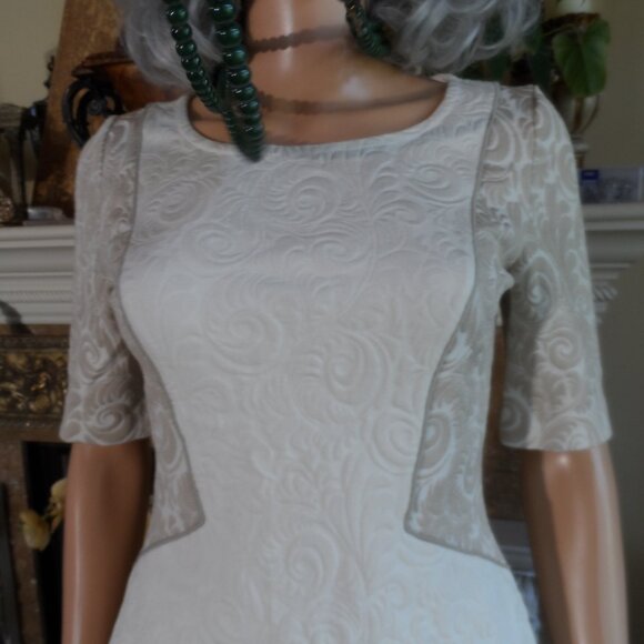 St John Beige/Ivory Textured Paisley Pattern Knit Skirt & Blouse Suit Size S - Picture 7 of 16